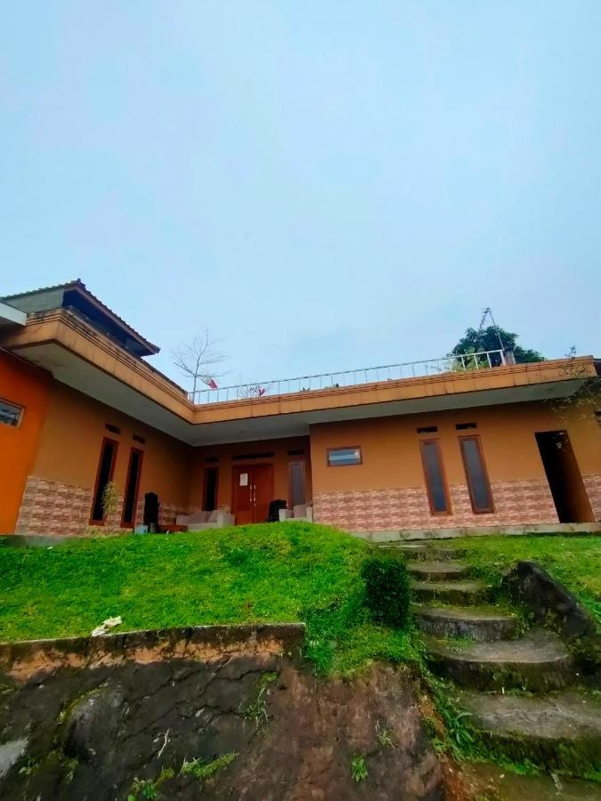 Villa Edwin Puncak Bogor Bagian luar foto