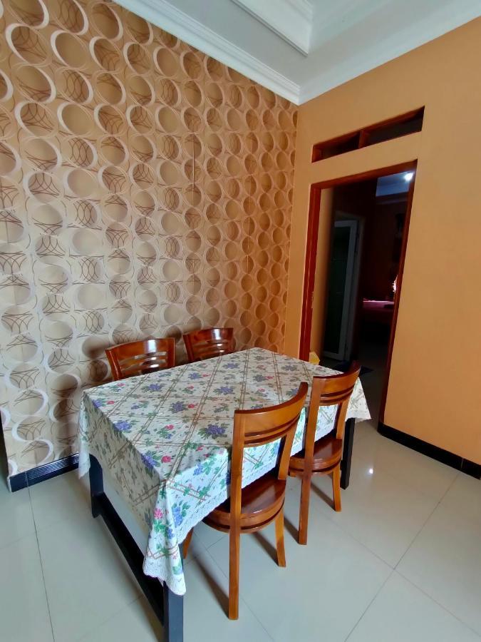Villa Edwin Puncak Bogor Bagian luar foto